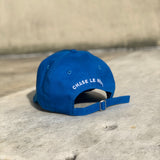 DISTRESSED TRUCKER - WHITE ON BLUE RÊVE